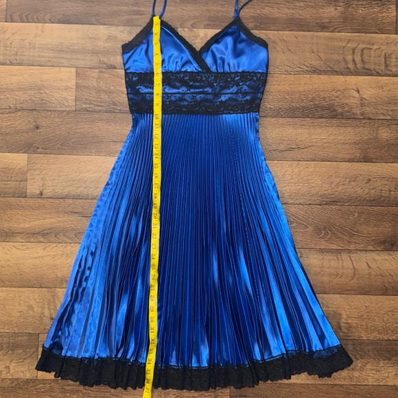 Betsey Johnson New York Size 4 Vintage Accordion Pleats Cobalt Blue Dress Y2K - Picture 16 of 17